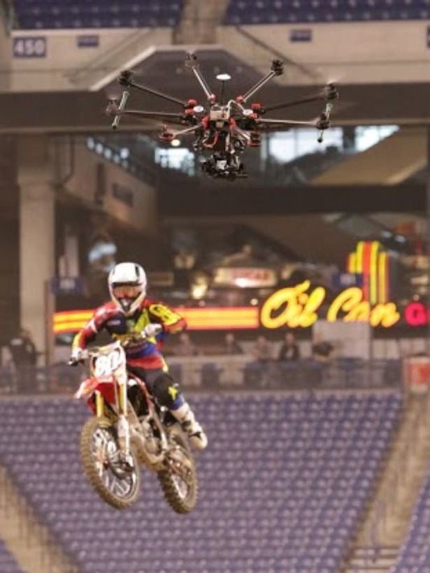 fox-sports-drone-monster-energy-ama-supercross-series-helivideo-2015